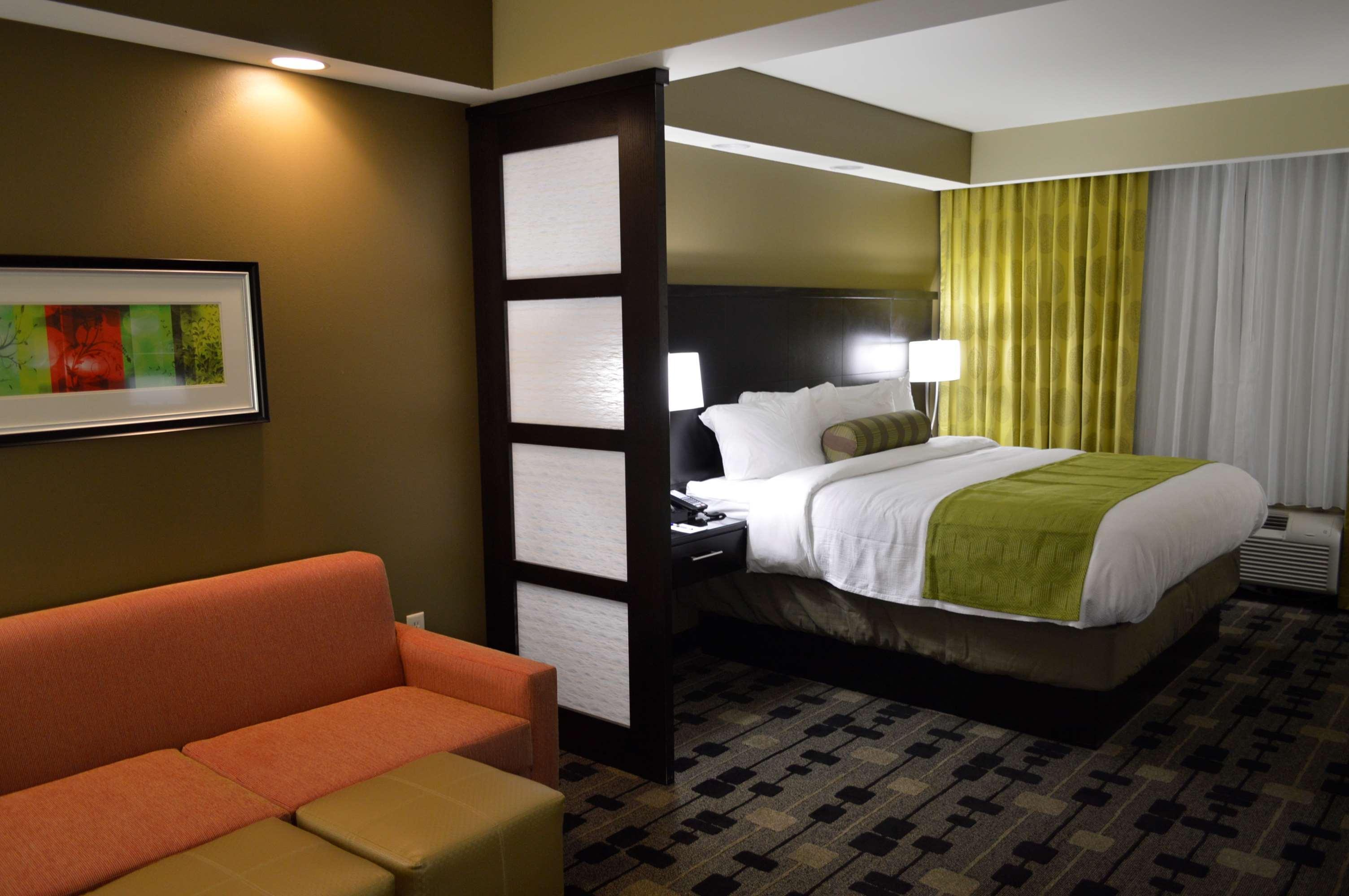 Best Western Plus University Inn Хатисбург Екстериор снимка