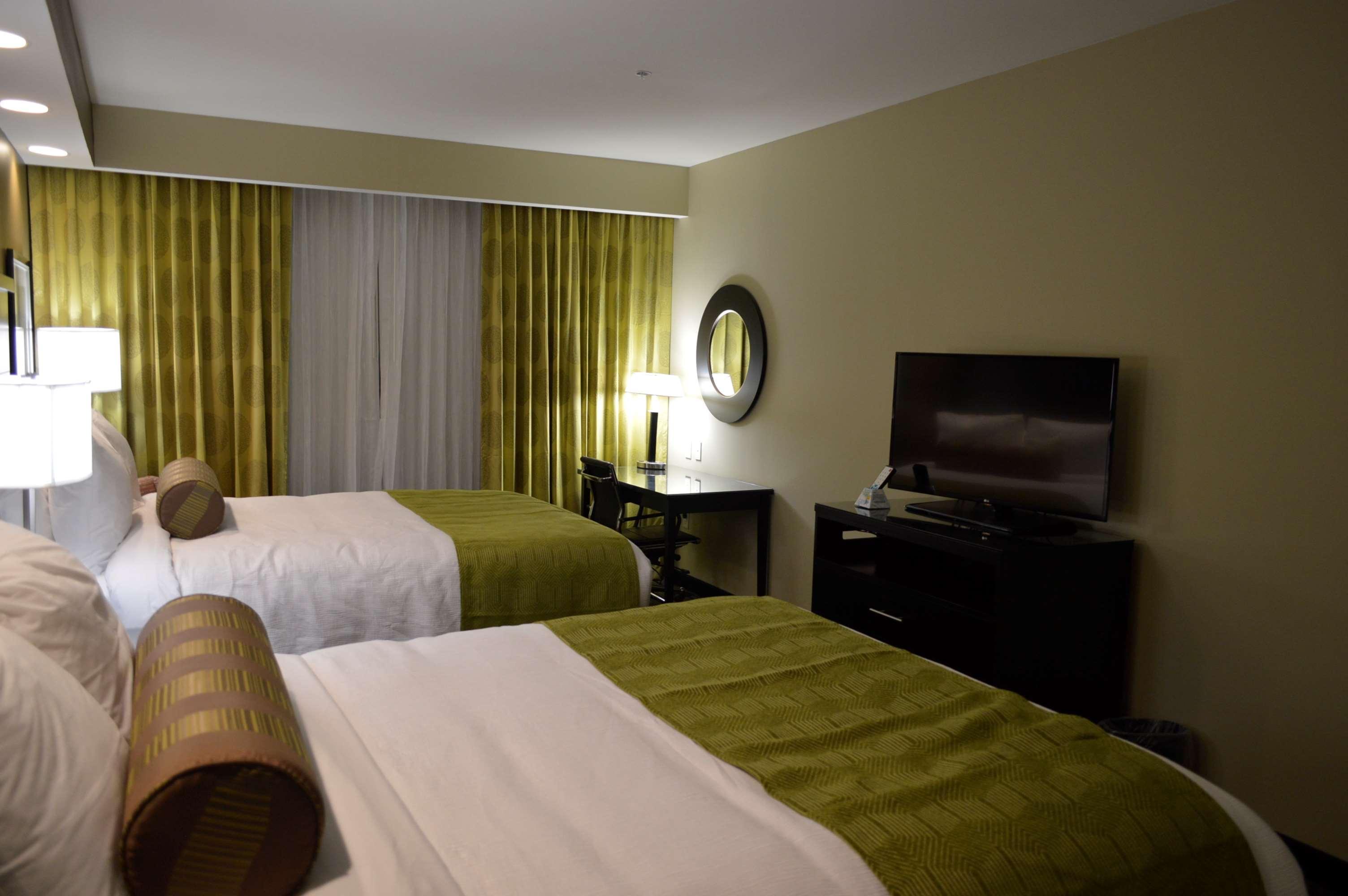 Best Western Plus University Inn Хатисбург Екстериор снимка