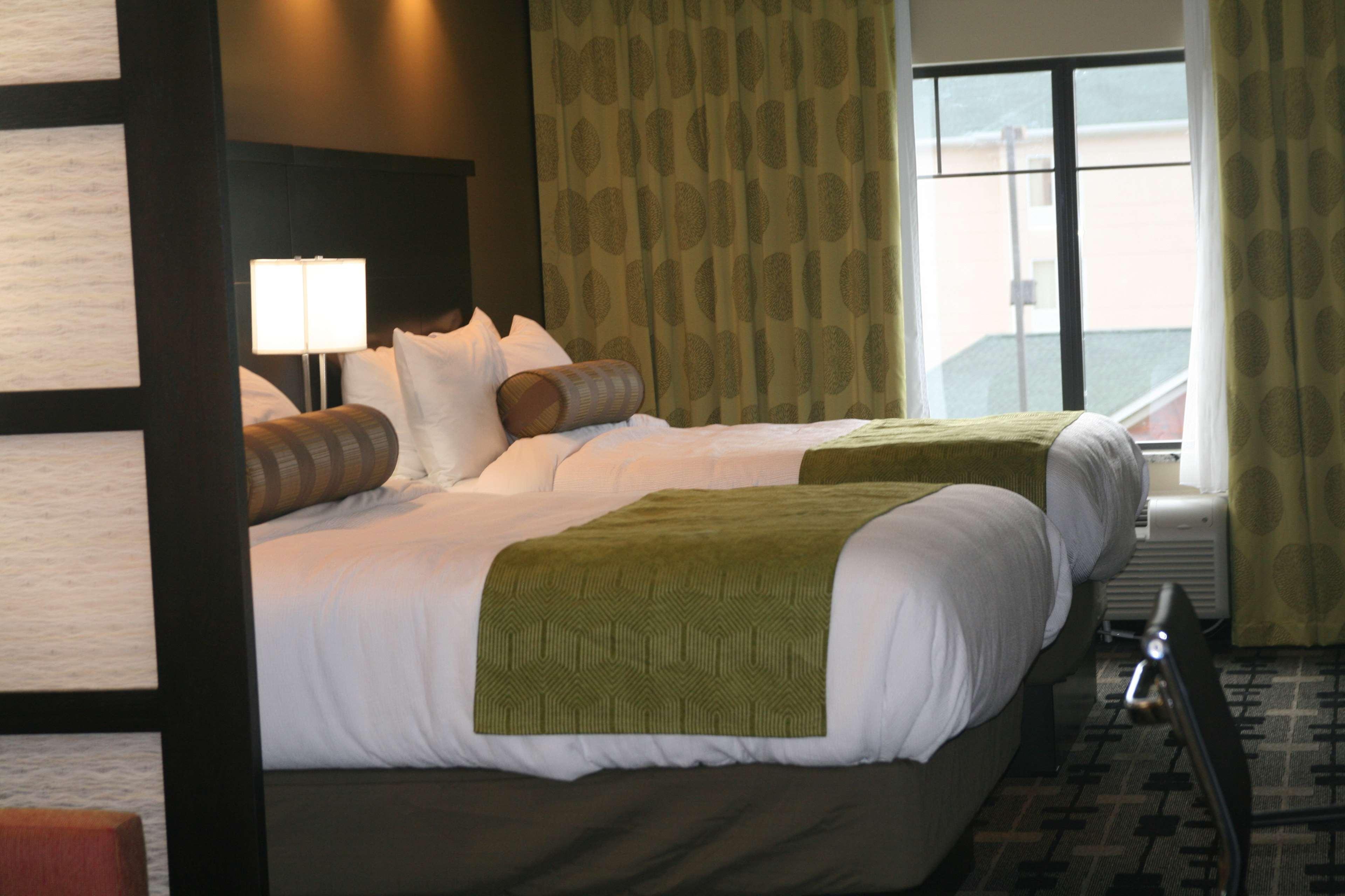 Best Western Plus University Inn Хатисбург Екстериор снимка